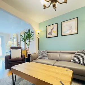 Villa Peace House Subway&private Parking 5 Mins Downtown, Montreal